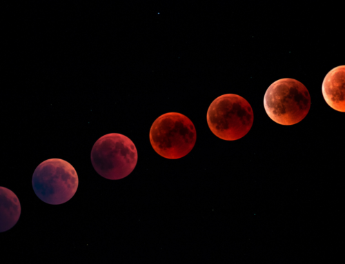 Fenomena Gerhana Bulan Total Hiasi Langit Indonesia Malam Ini