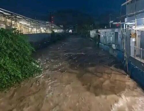 Banjir Bandang Terjang Cisolok Sukabumi, Lumpuhkan Aktivitas Warga